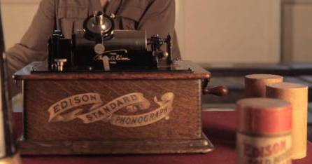 Edison Standard Phonograph-4.jpg