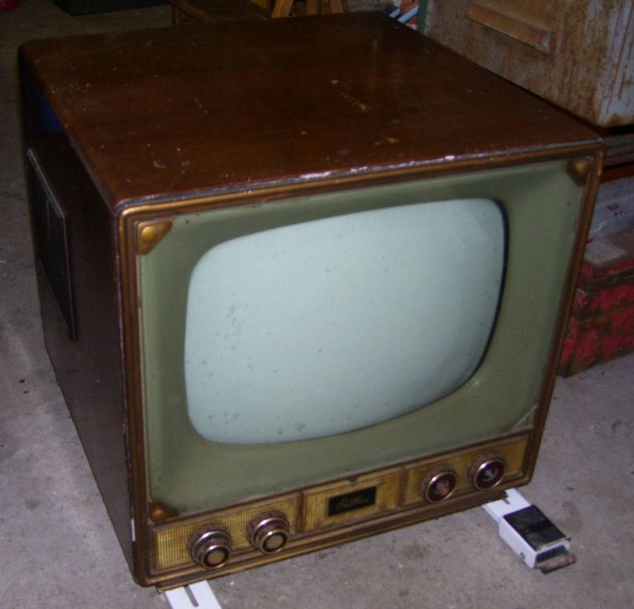 TV Ribet 1.jpg