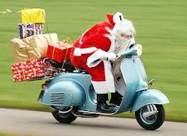 images pere noel scooter  .jpg