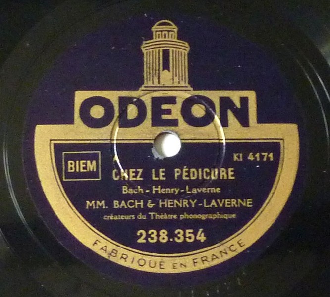 BACH & LAVERNE. Chez le pédicure. (1931). 78 T ODEON 238.354. (R).JPG