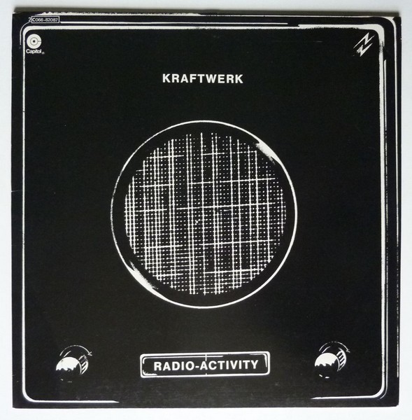 KRAFTWERK. Radio-Activity. 1975. 33T 30cm CAPITOL 2C 068-82306.    (R1).JPG